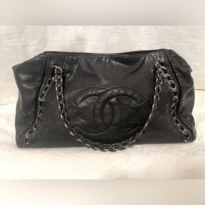 CHANEL GLAZED CAVIAR EAST WEST MODERN CHAIN TOTE
